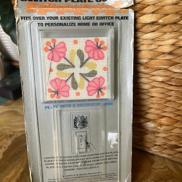 Switch plate cover needlepoint kit - Picture 1 of 4